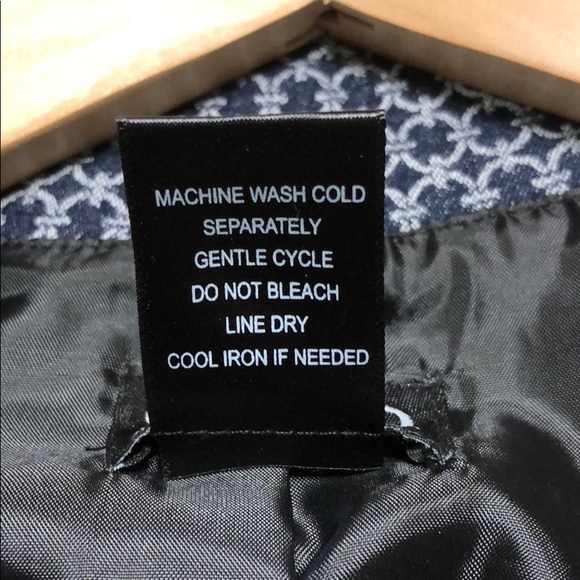 Blazer - Picture 4 of 4